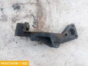 Кронштейн передней рессоры левый