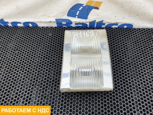 Плафон салонный левый