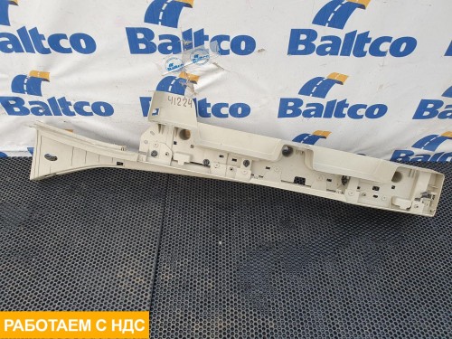 Накладка над дверью правая