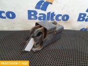 Кронштейн переднего бампера правый