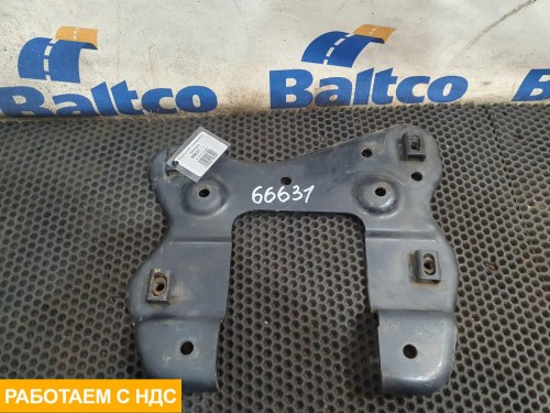 Кронштейн переднего бампера левый