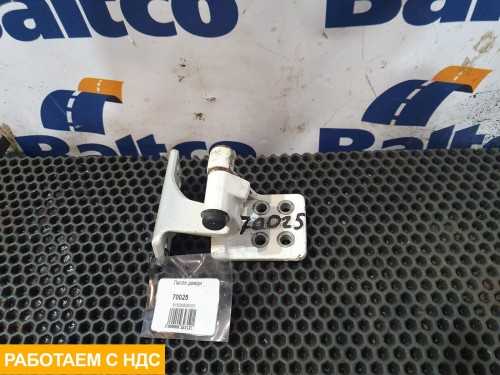 Петля двери левая