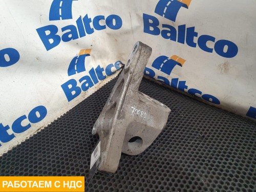 Кронштейн двигателя правый