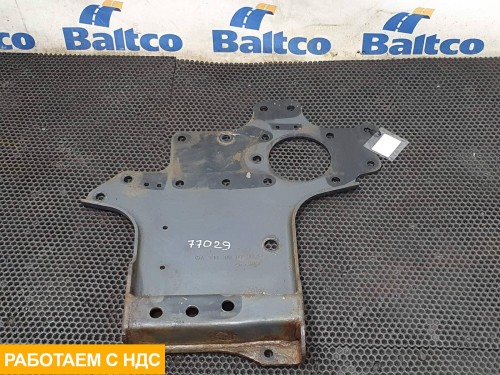 Кронштейн усилителя бампера левый