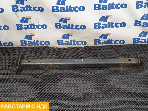 Усилитель переднего бампера