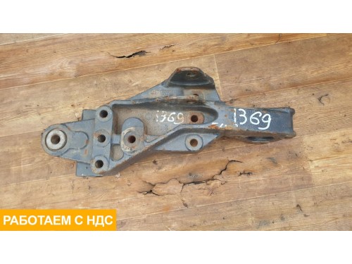 Кронштейн крепления передней рессоры левый