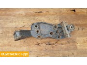 Кронштейн крепления передней рессоры левый