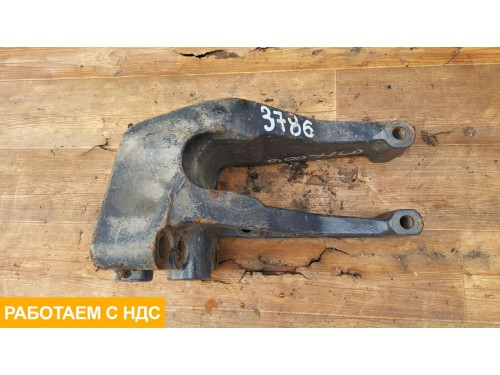 Кронштейн реактивной тяги левый